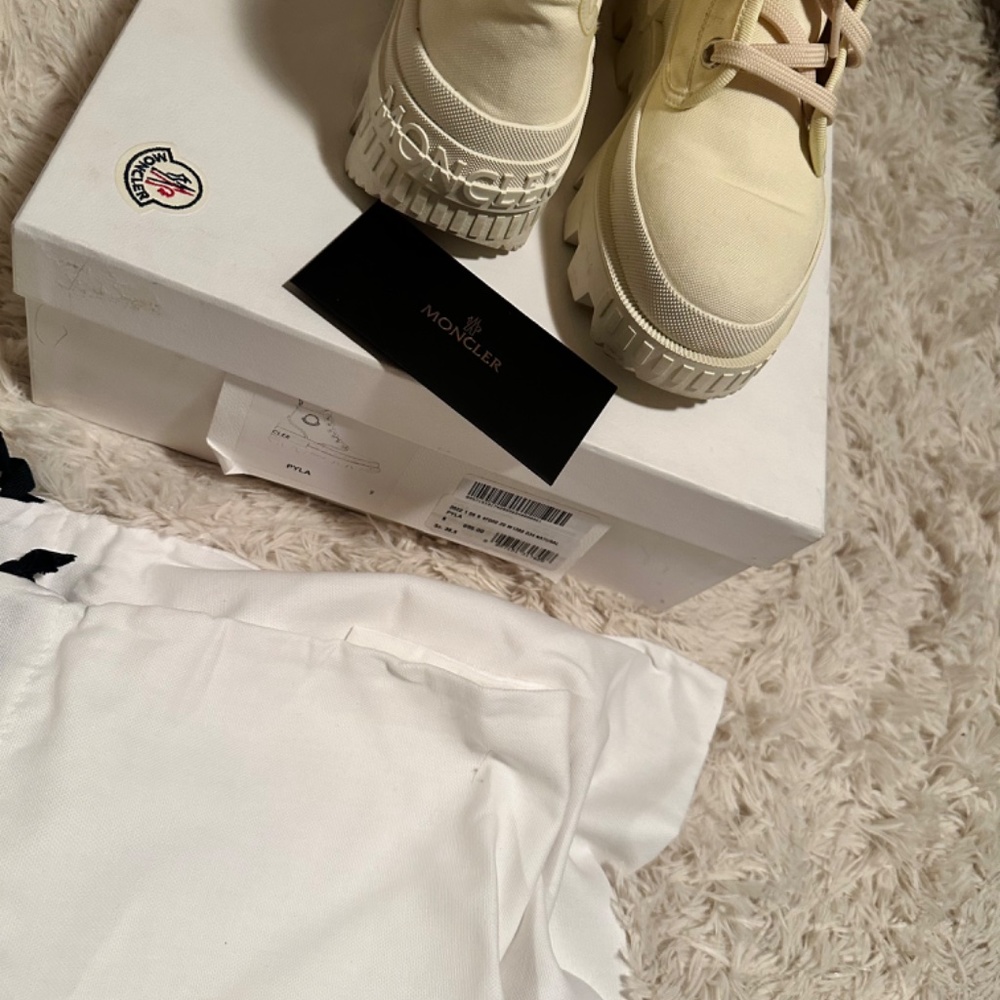 Moncler Boots - Picture 5 of 5